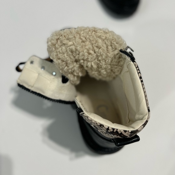 Circus by Sam Edelman Flora Lug Sole Black Furr Lace Up Ankle Boots Sz 6 - Picture 14 of 15